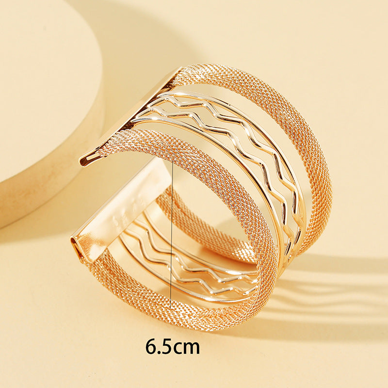Adjustable Hollow Pattern Slim Bracelet in Japanese and Korean Style