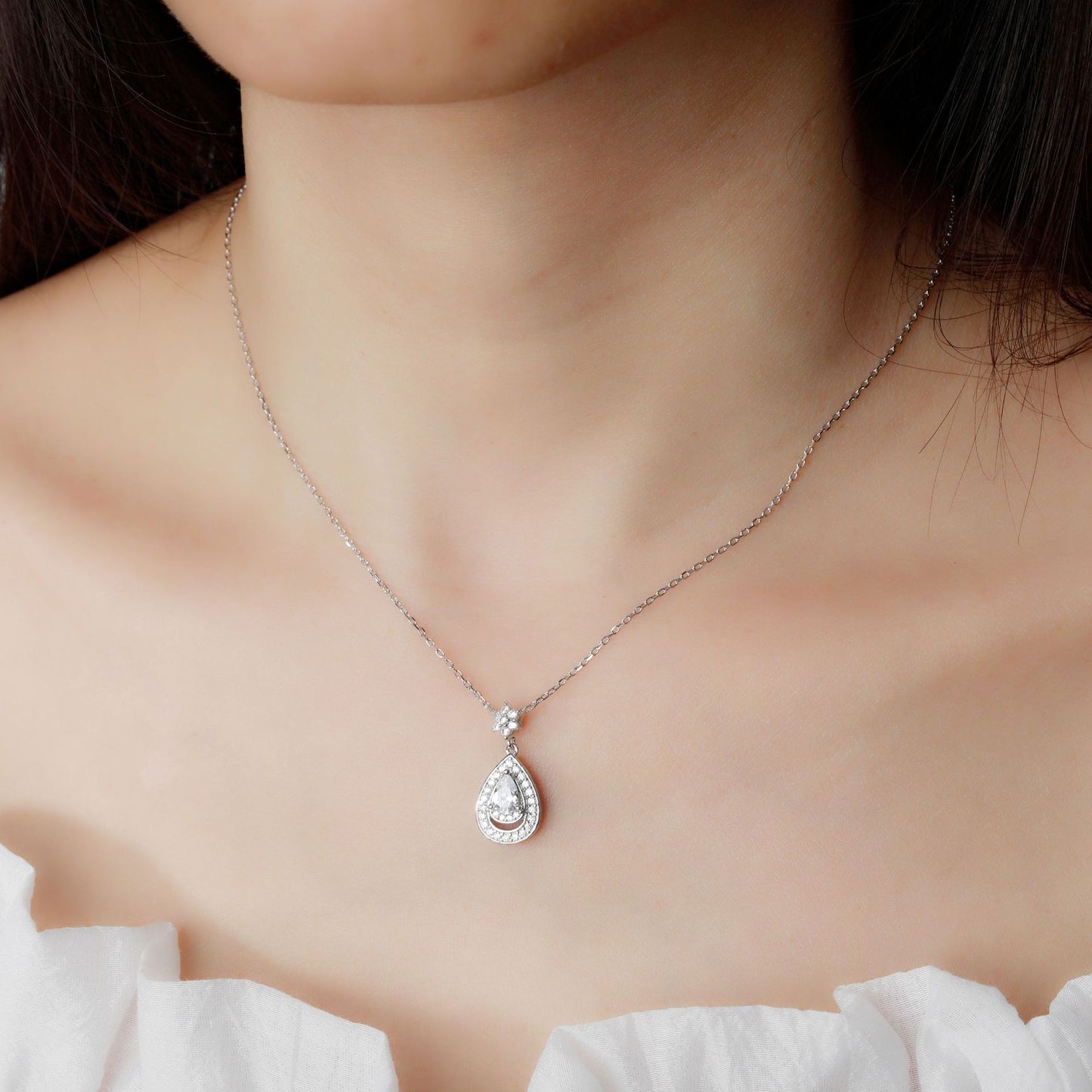 Water Drop Halo Pear Shape Zircon Pendant Sterling Silver Necklace