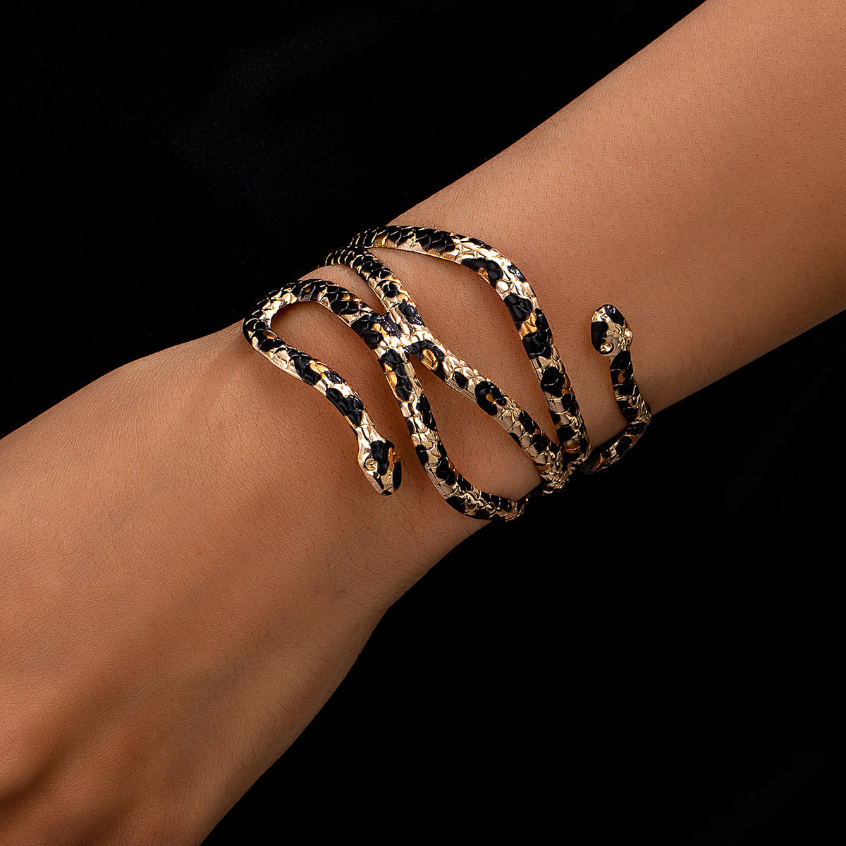 Planderful Vienna Verve Bracelet – Exaggerated Personalized Metal Leopard Print Design