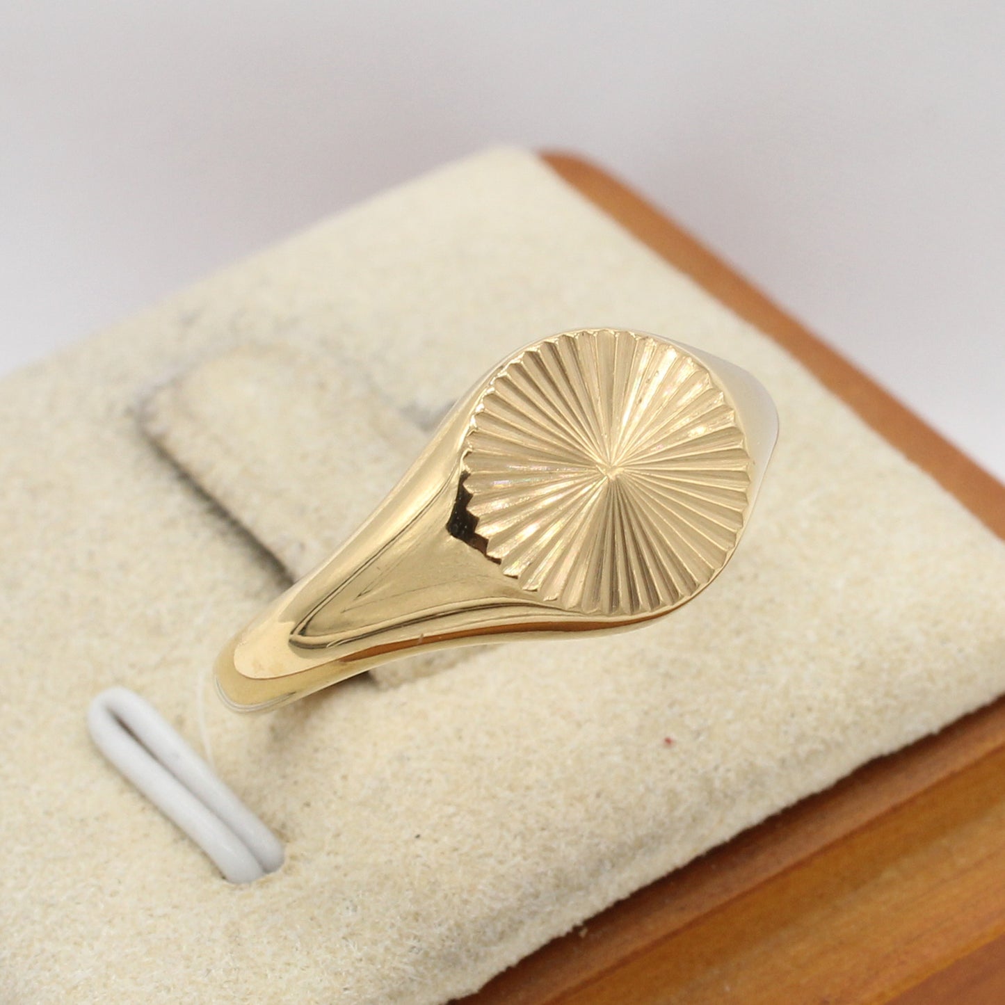 Planderful Everyday Genie – Fashionable and Simple European and American Round Titanium Steel Ring