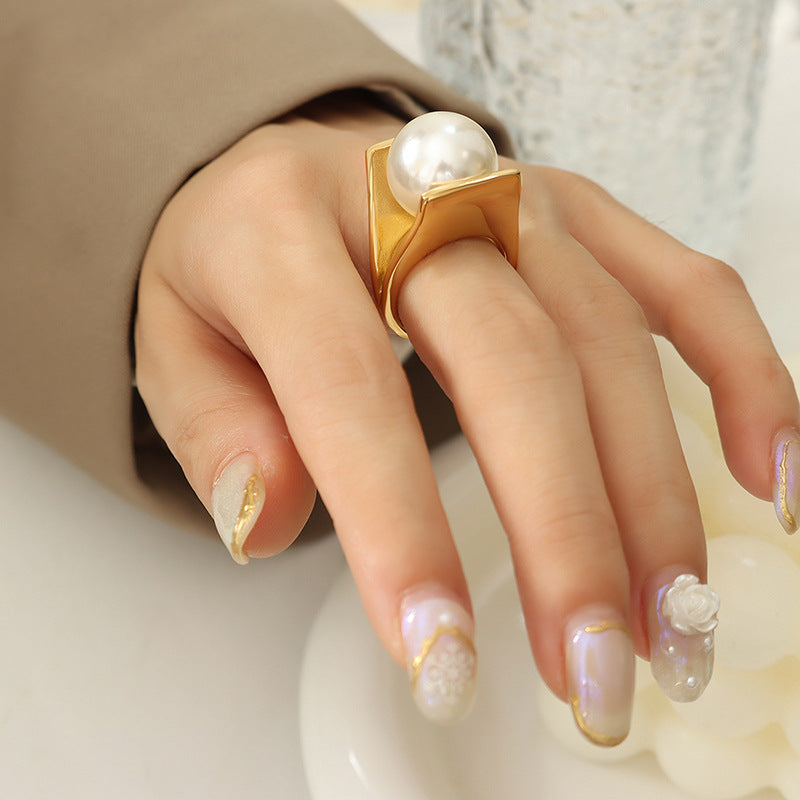 Exaggerated Personality 18k Gold Plated Ring with Y-Shaped Imitation Pearl