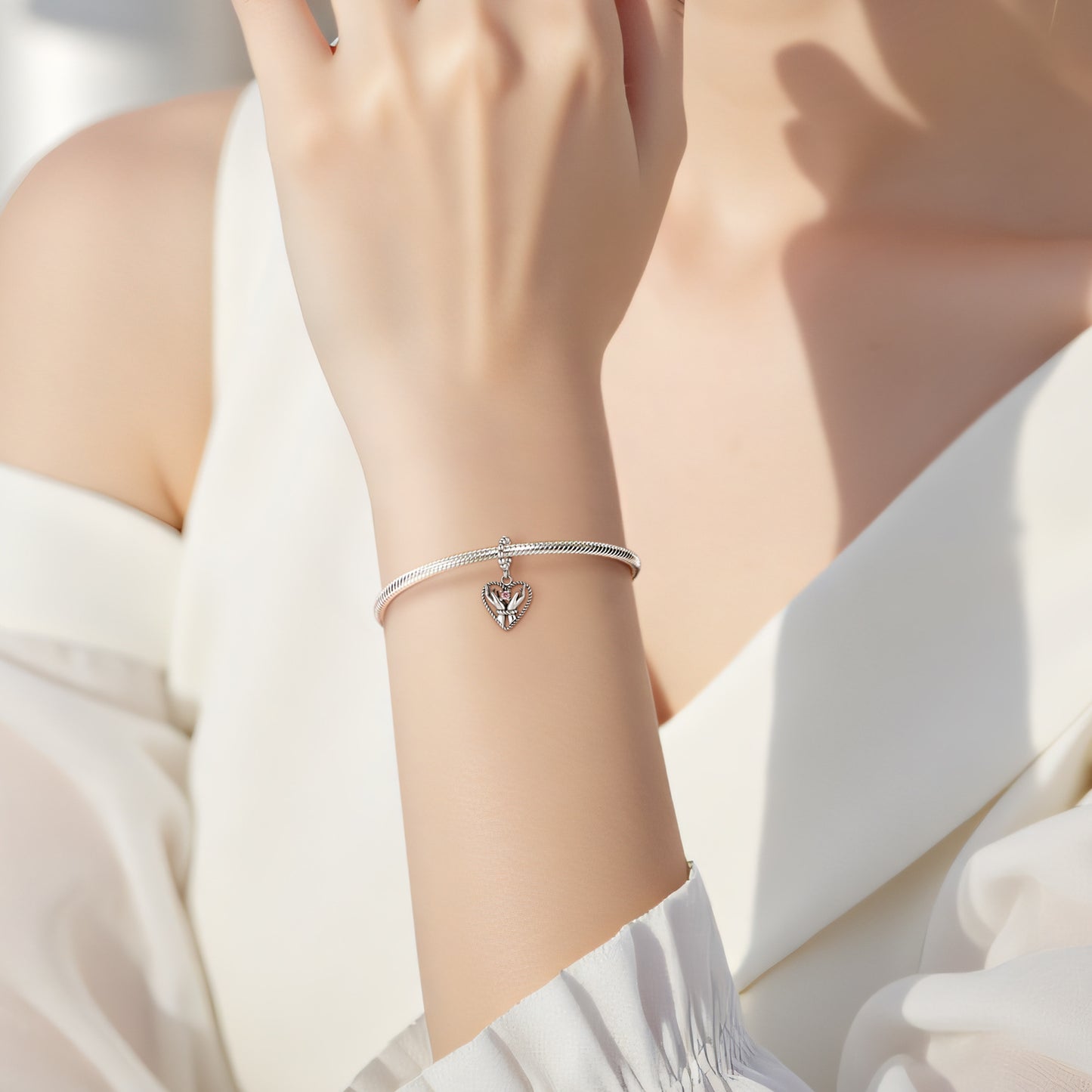 Planderful Jewelry Sterling Silver Heart Pendant With Zircon