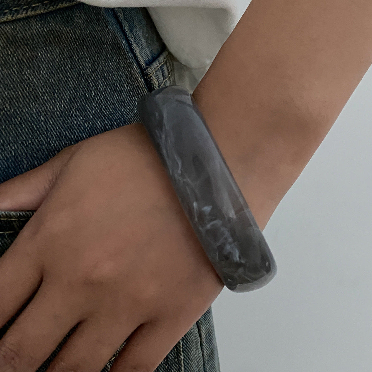 Planderful Smudged Gray Geometric Bracelet Vienna Verve Retro Statement Hand Jewelry for Fashion Lovers
