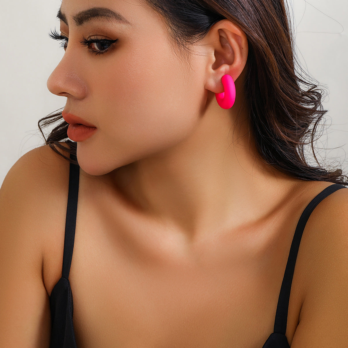 Vibrant Cross Border Ear Clip for Women, Stylish and Bold C-shaped Open Earrings with Sterling Silver Needles