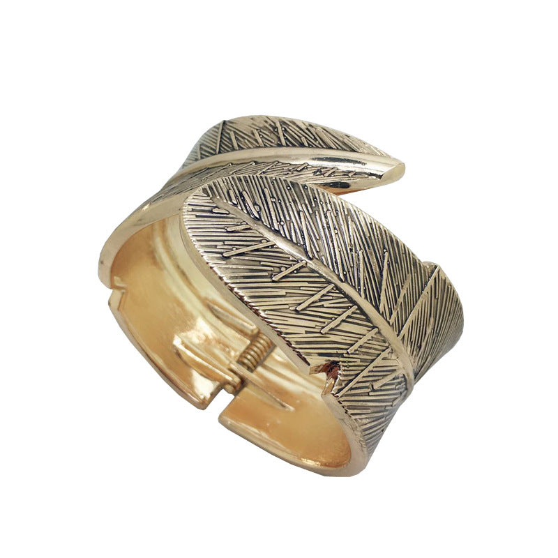 Leafy Charm Bracelet - Vintage Style Zinc Alloy Wristlet by Planderful	Collection