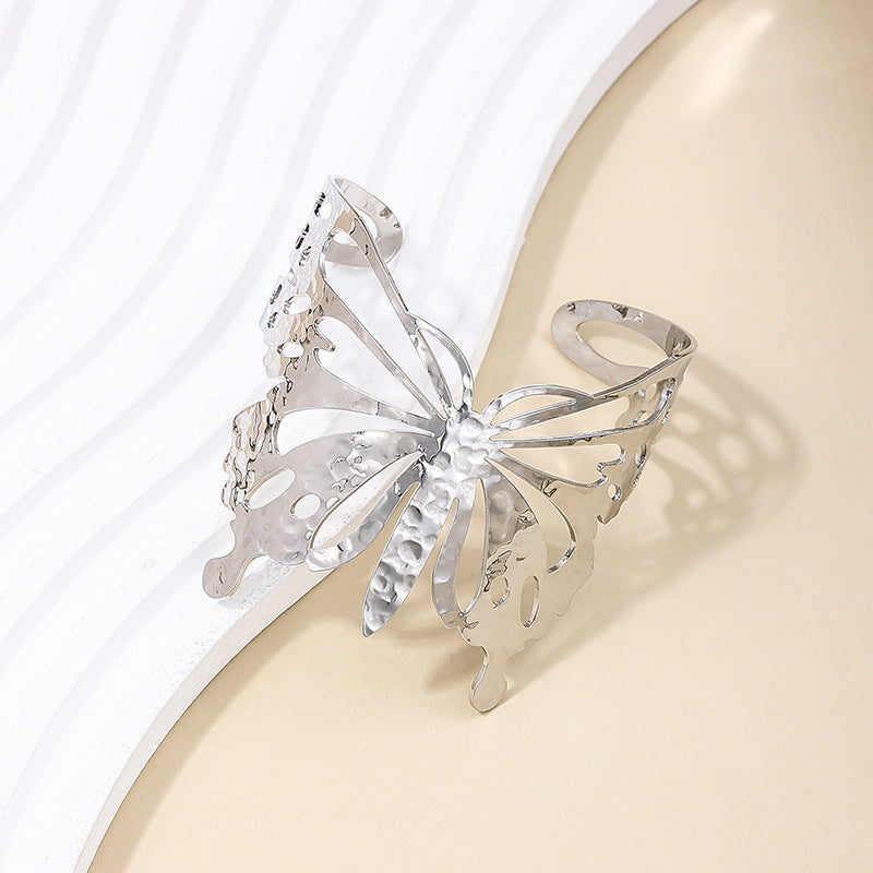 Exaggerated Retro Metal Texture Women's Bracelet with Hollowed Out Bow