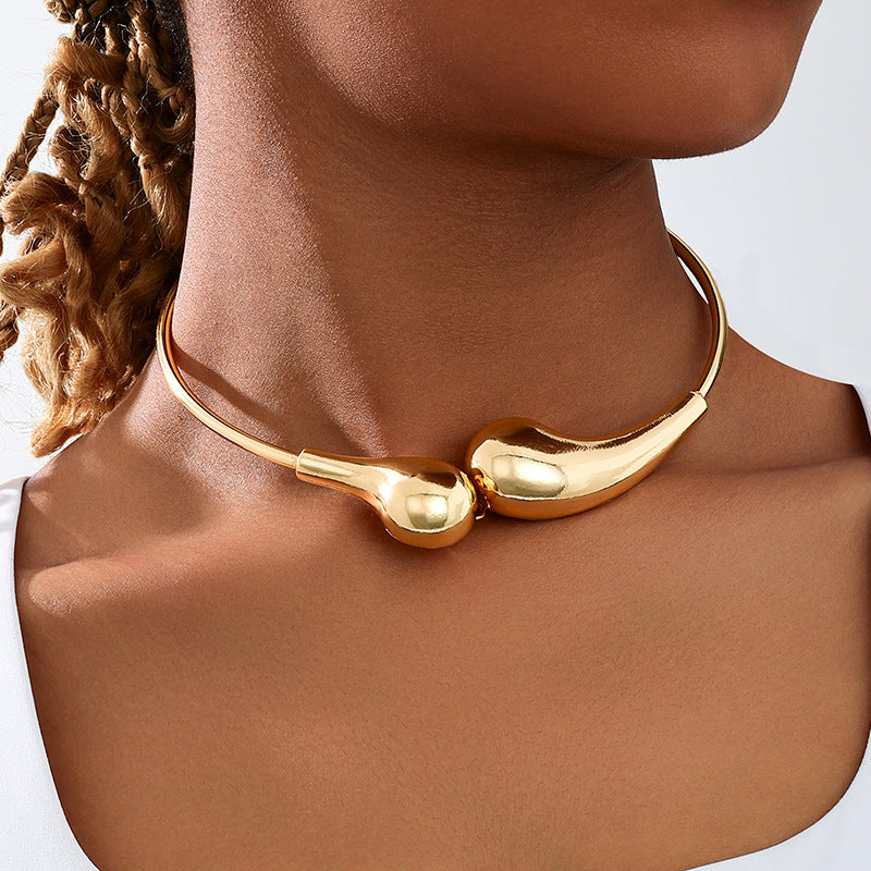 Planderful Vienna Verve Necklace – Exaggerated Retro Gold Water Drop Design