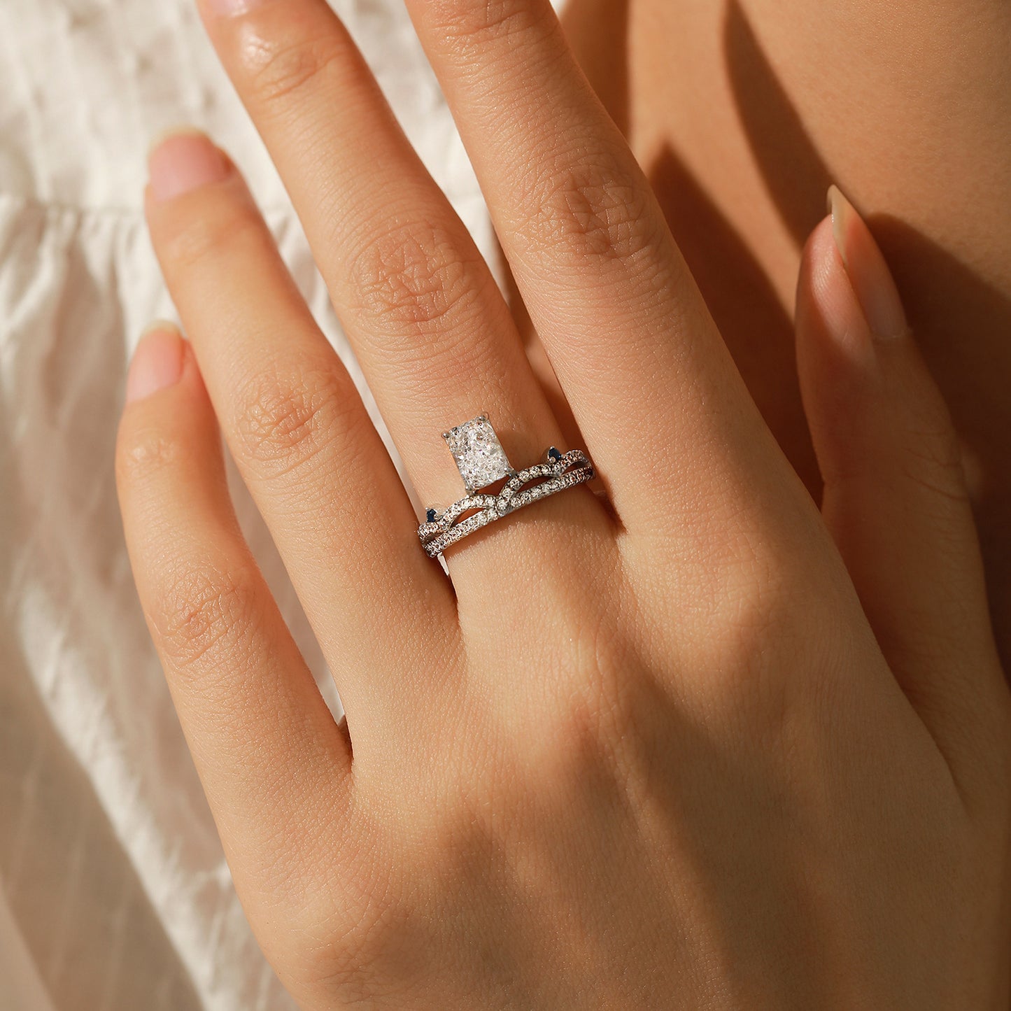 Planderful Everyday Genie Ring – Stunning Zircon Crown Design