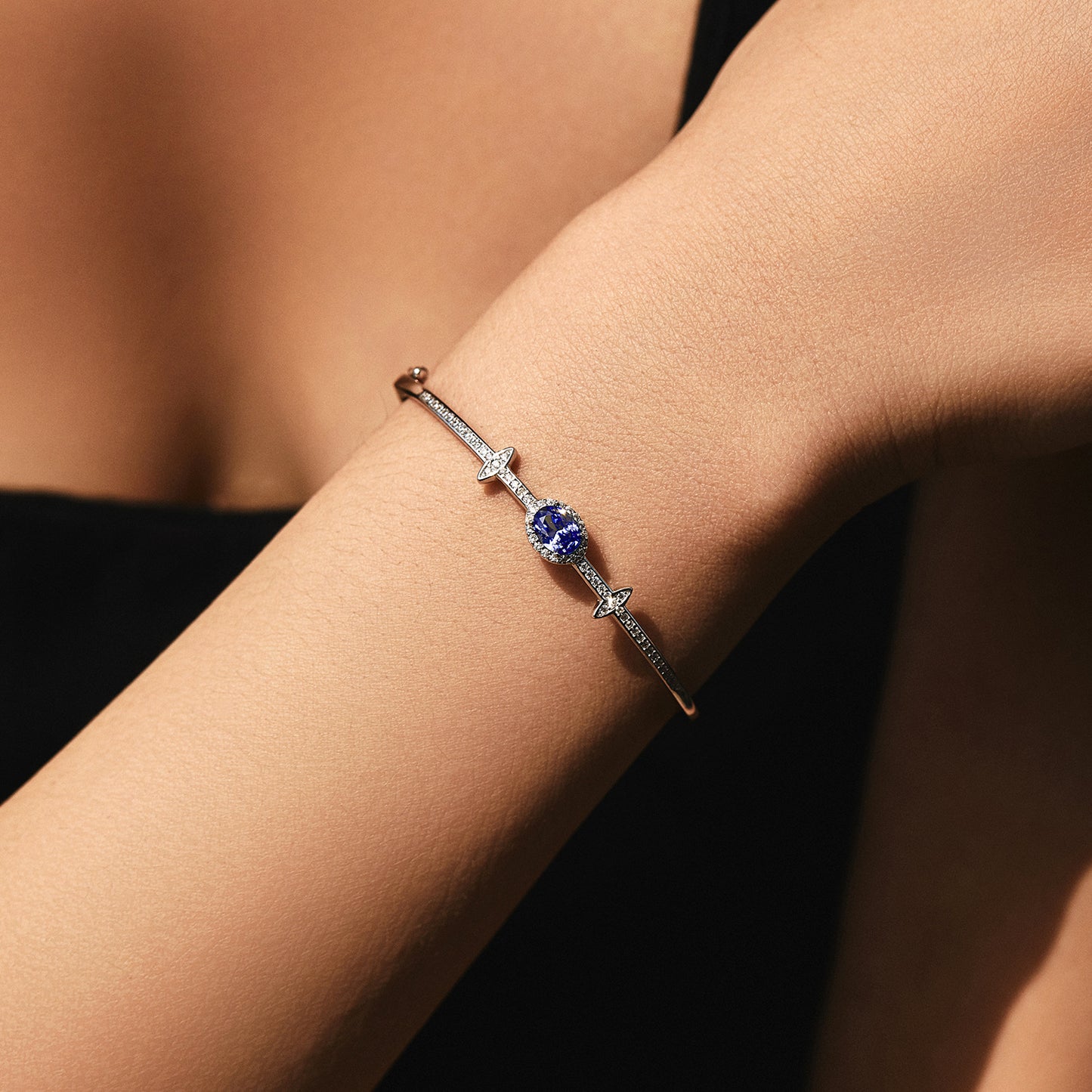 Planderful Everyday Genie Bracelet – Elegant Zircon-Encrusted Design