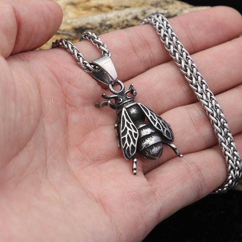 Japanese And Korean Little Bee Titanium Steel Necklace For Men And Women