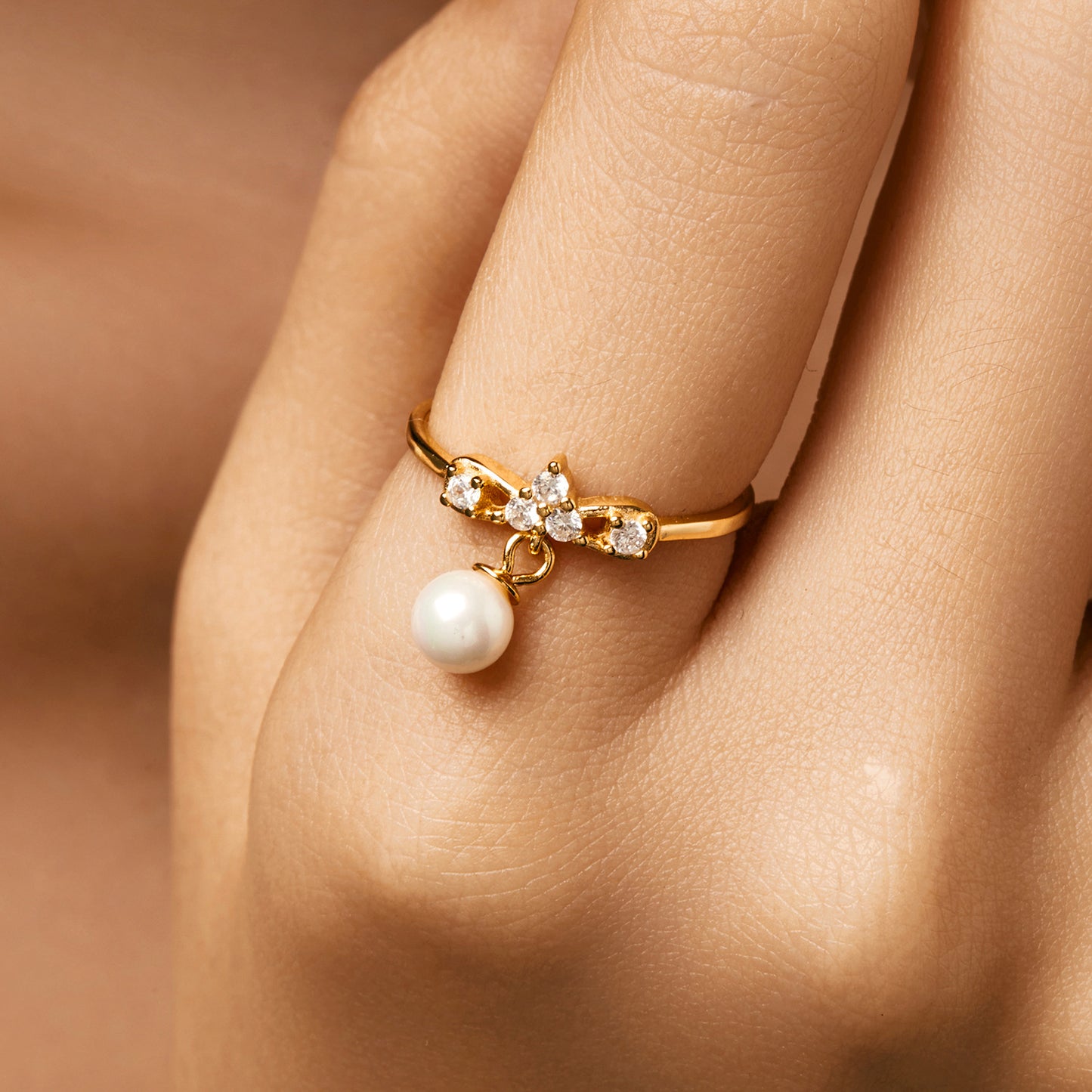 Planderful Everyday Genie Pearl Ring – Elegant Bow Design