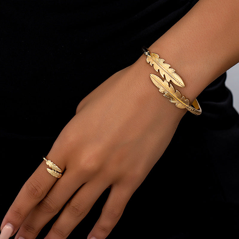 Planderful Vienna Verve Bracelet Ring Set – Stylish Metal Leaf Design