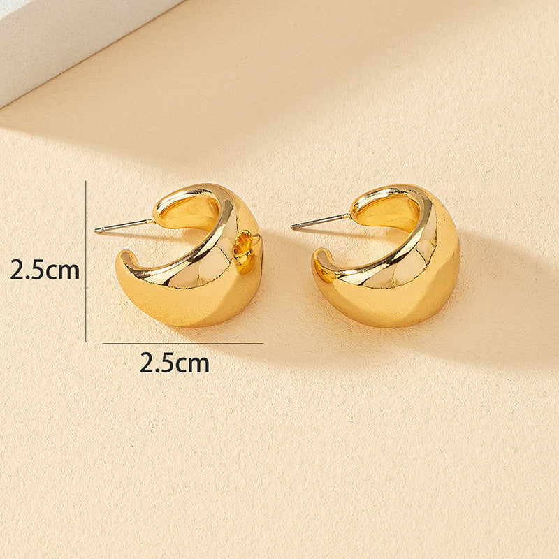 Versatile Metal C-Shaped Earrings with Personalized Design and High-End Appeal