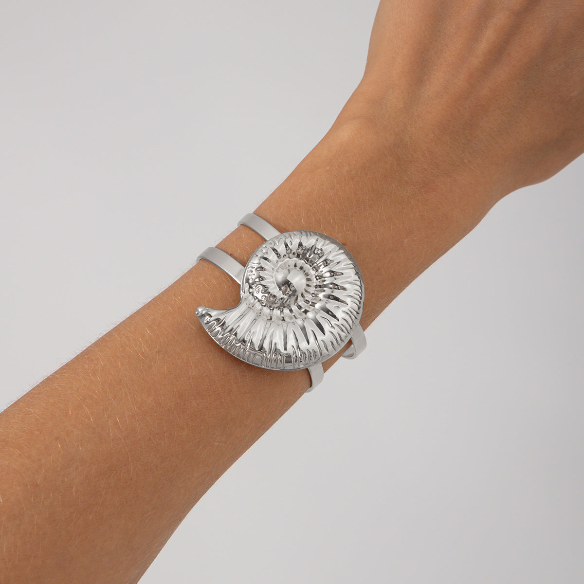 Planderful Vienna Verve Bracelet – Retro Exaggerated Ocean-Inspired Design