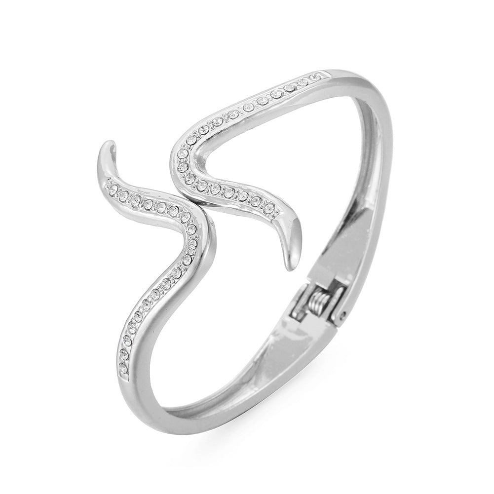 Planderful Vienna Verve Bracelet – Creative Snake Shape Design