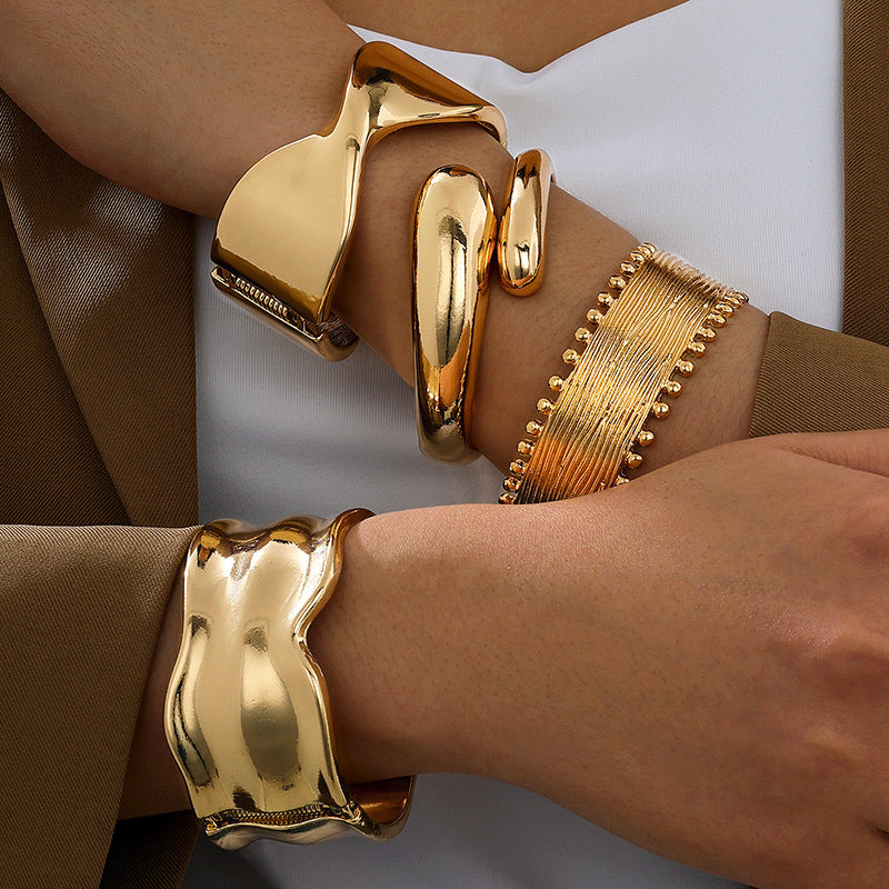 Planderful Vienna Verve Bracelet Set – Fashionable Irregular Heavy Metal Design