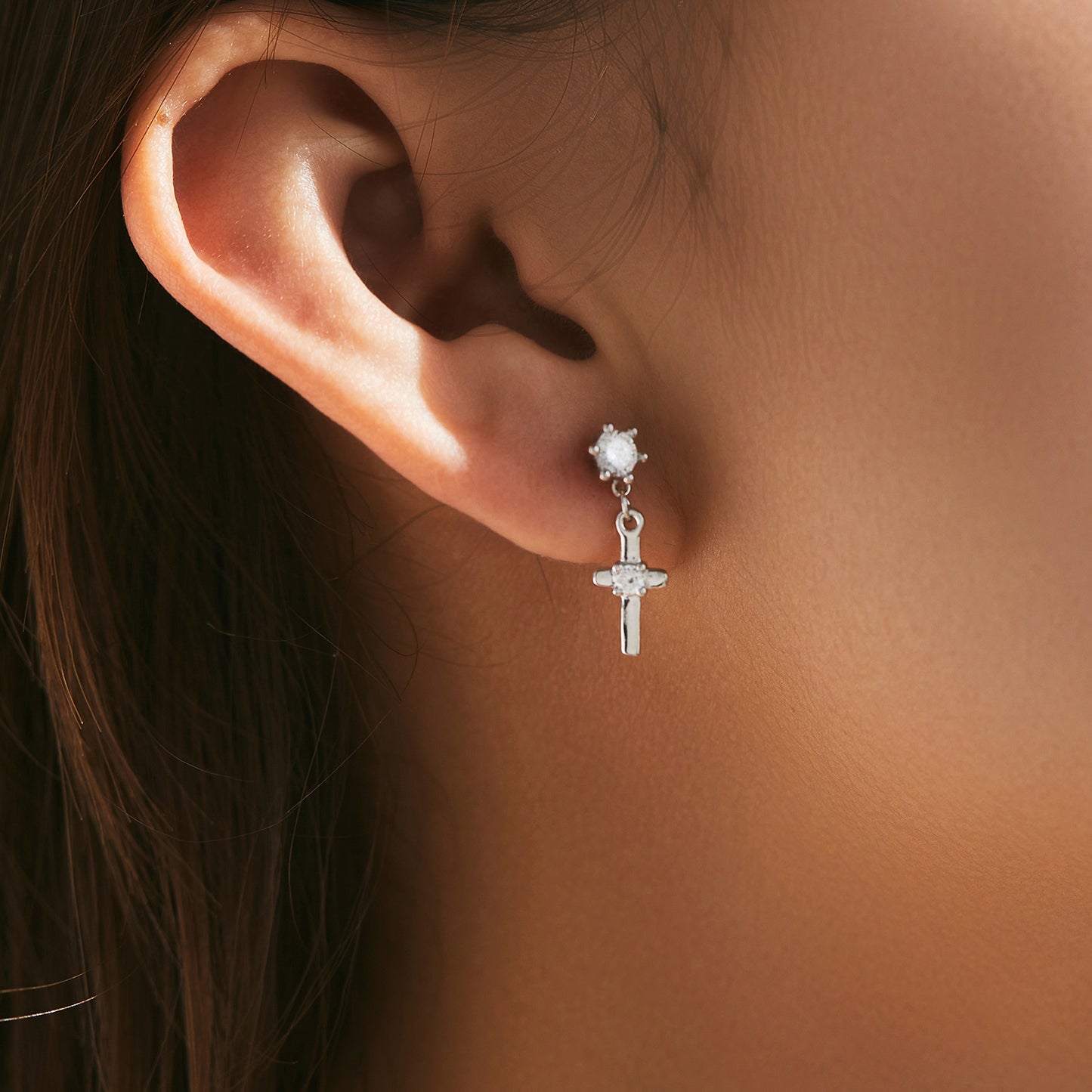 Planderful Everyday Genie Earrings – Retro Swaying Cross Design with Zircon Sparkle