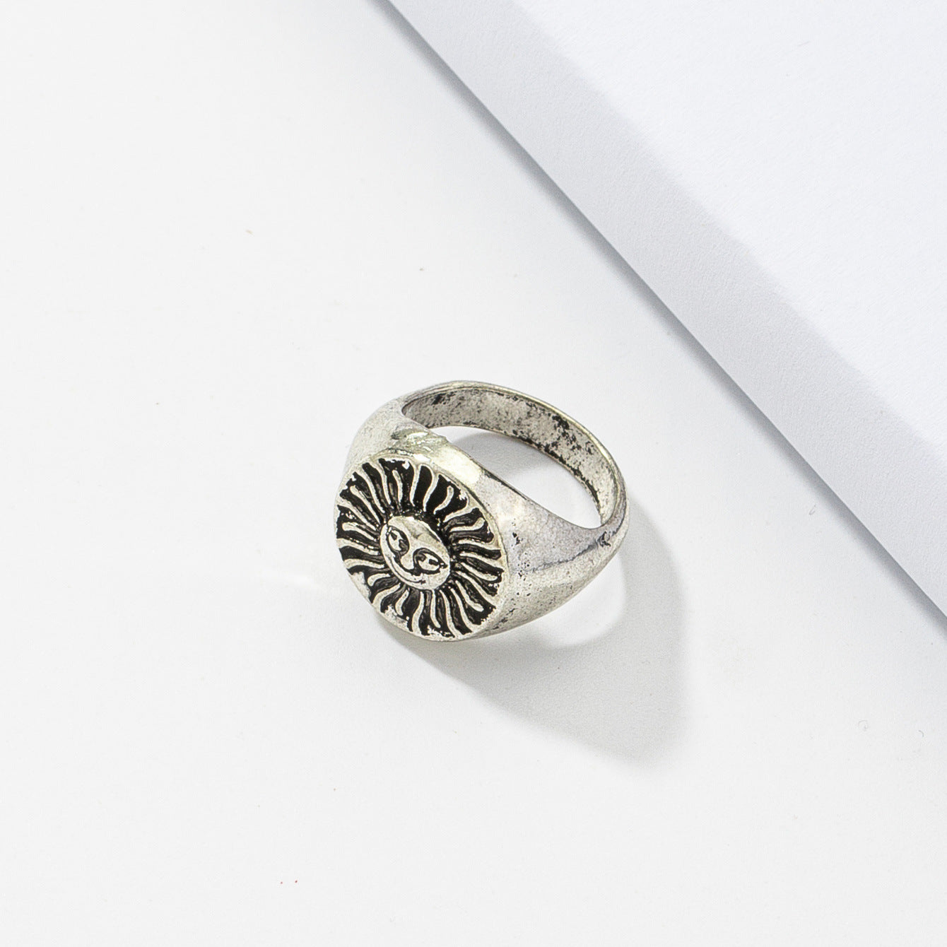 Customizable Minimalist Retro Sunflower Hip-Hop Ring - Vienna Verve Collection