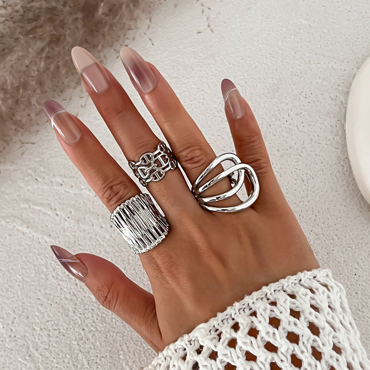 European and American exaggerated pearl smooth surface cross-border niche geometric ring, personalized ins line wide surface joint ring jewelry