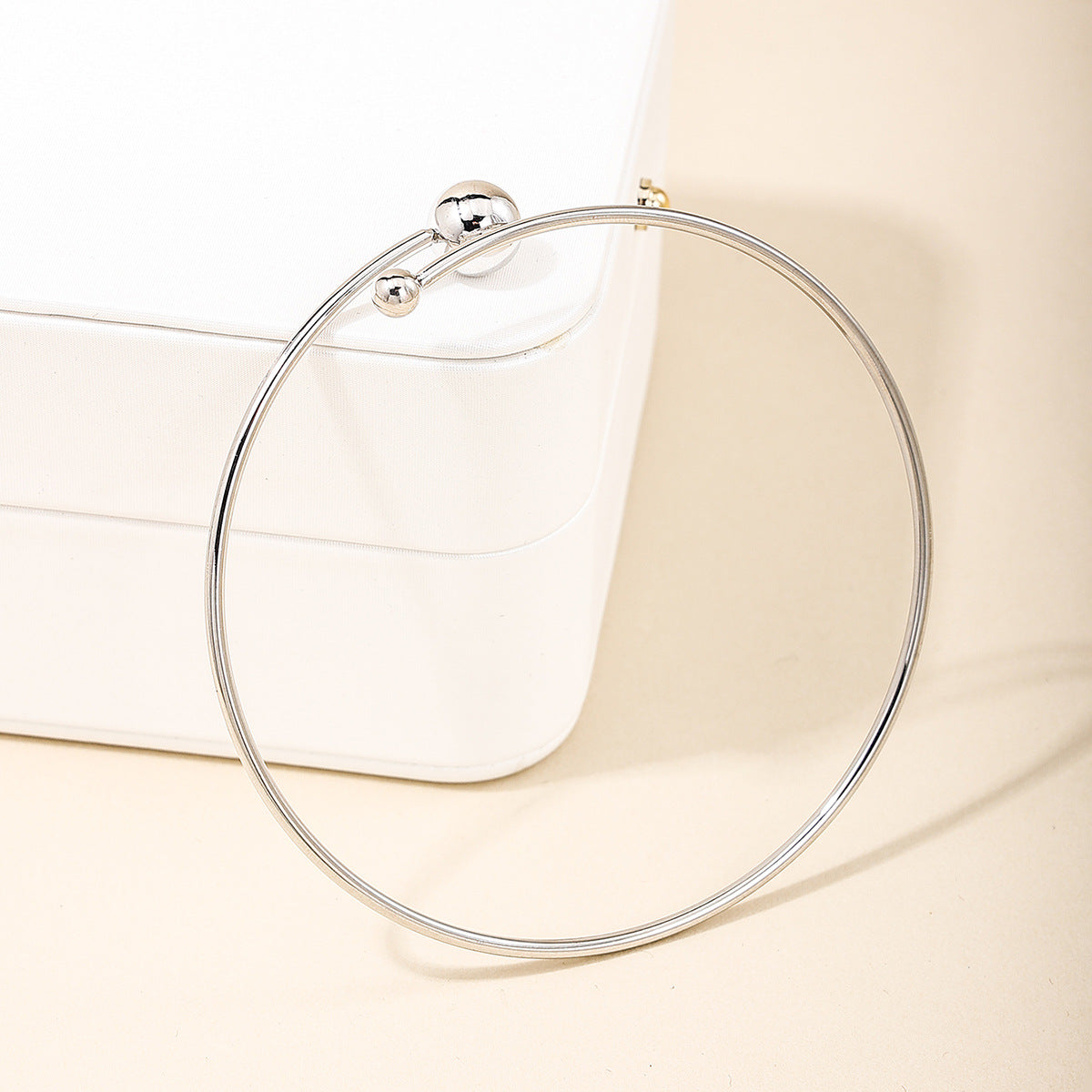 Fashionable Adjustable Women's Bracelet with Elegant Style - High-Quality Metal Jewelry for Wholesale