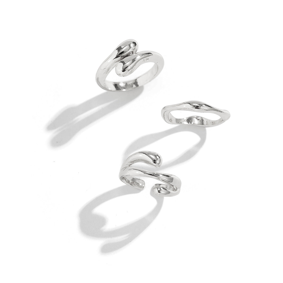 Elegant Curved Gold Ring Set with Wavy Pleats