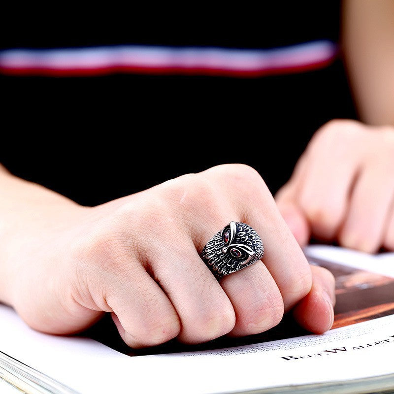 Personalized Retro Owl Ring in Titanium Steel with Sparkling Zircon for Stylish Men and Women, Available in Multiple Sizes