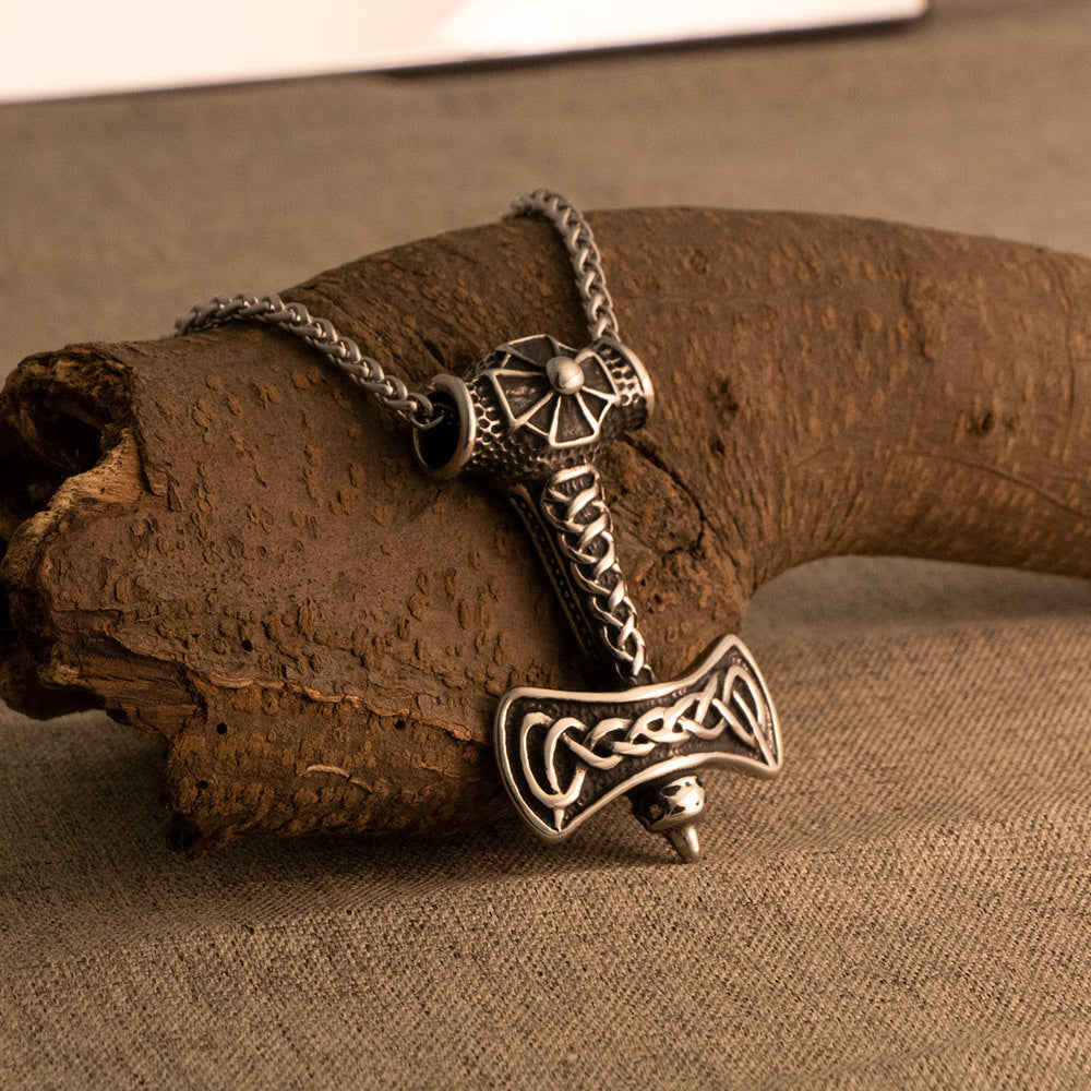 Personalized Viking Axe Necklace - Nordic Retro Titanium Steel Pendant for Men