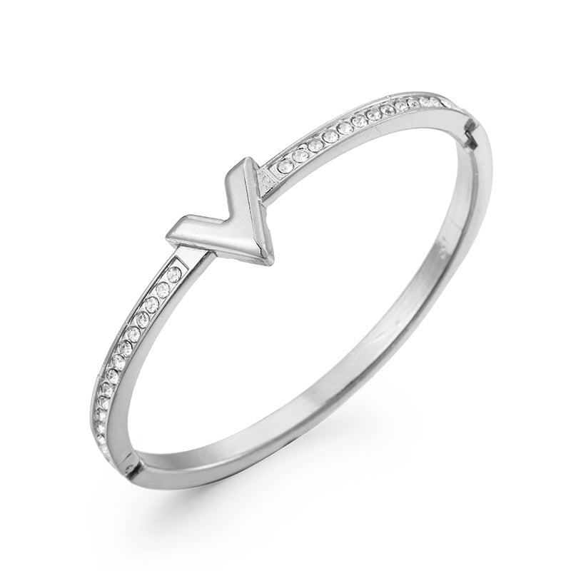 Niche Design Rose Gold Alloy Bracelet with High-end Elegance