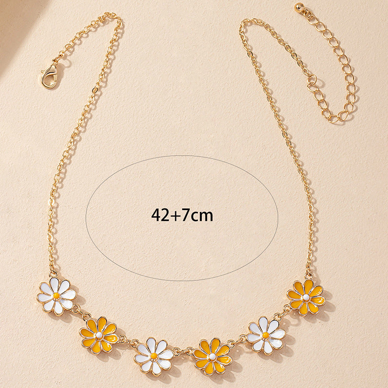 European and American Small Daisy Oil Flower Necklace - Forest Style Daisy Necklace