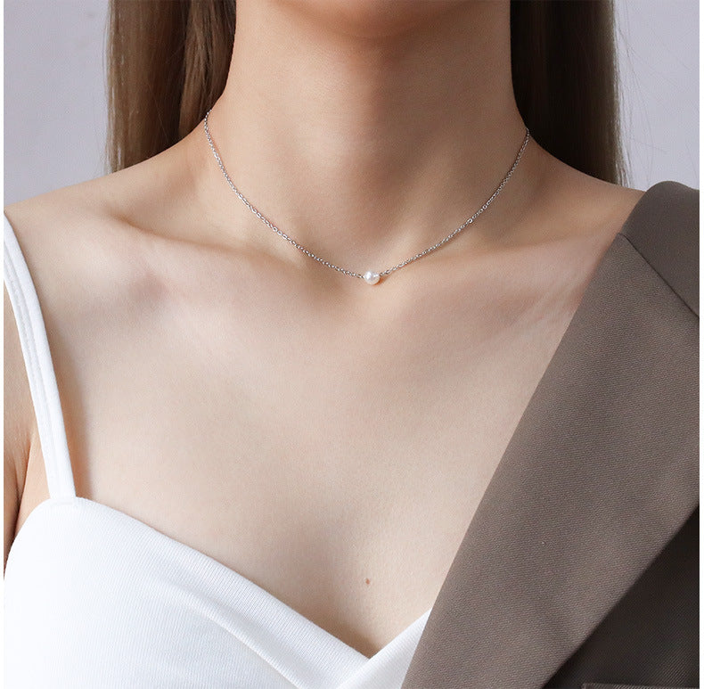 Chic 18K Gold Pearl Pendant Necklace - Elegant Collarbone Chain