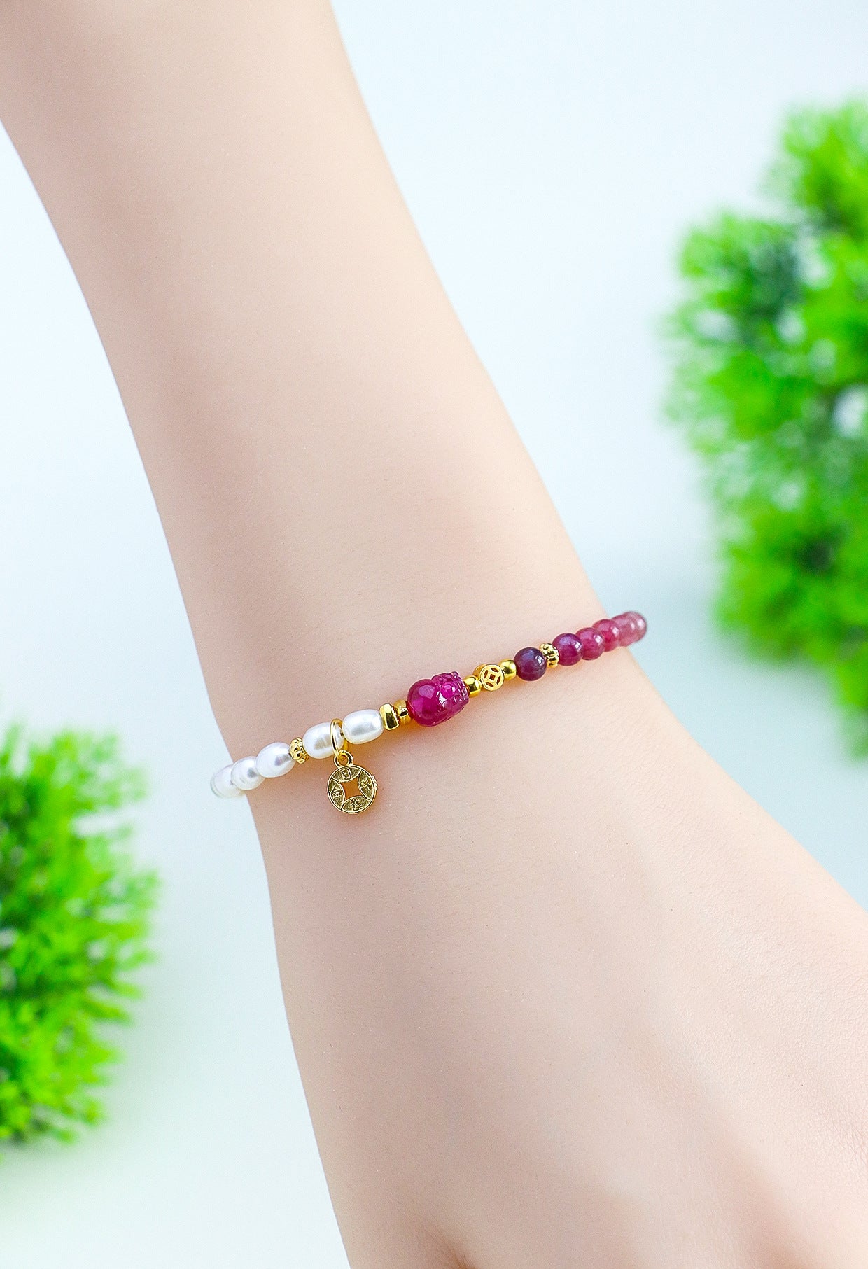 Planderful Fortune's Favor Bracelet – Freshwater Pearl and Tourmaline Elegance