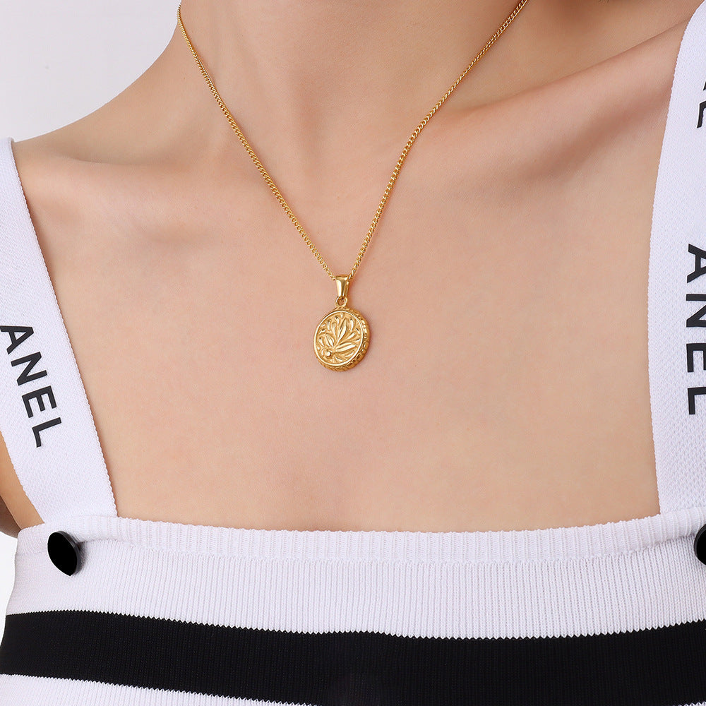 Geometry Wing Round Necklace with 18k Gold Plating