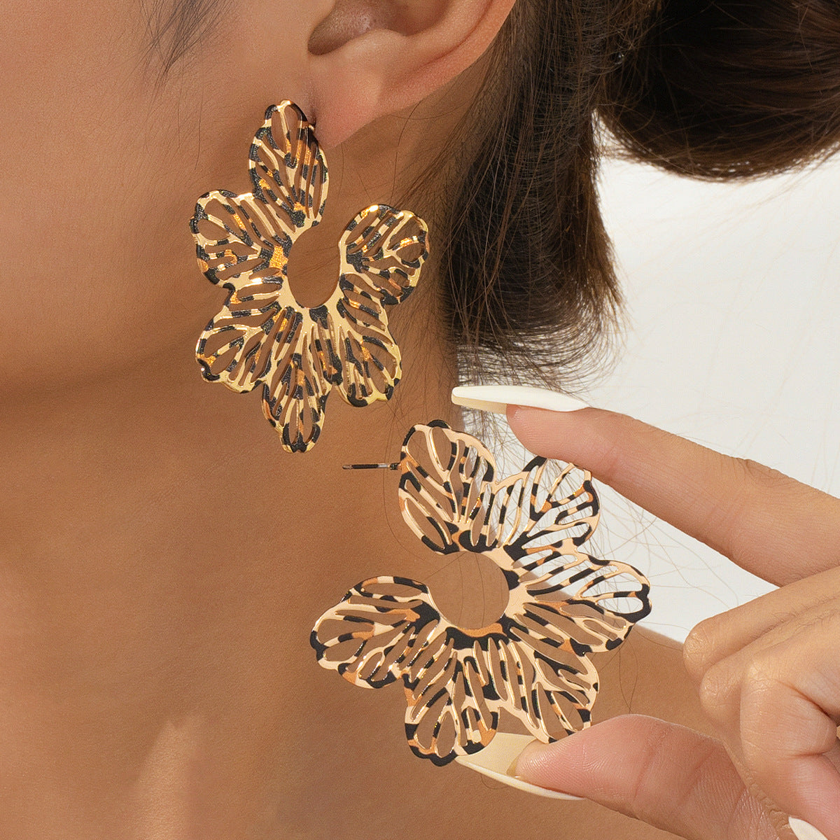 Planderful Vienna Verve Earrings – Exaggerated Chic Metal Leopard Print Design