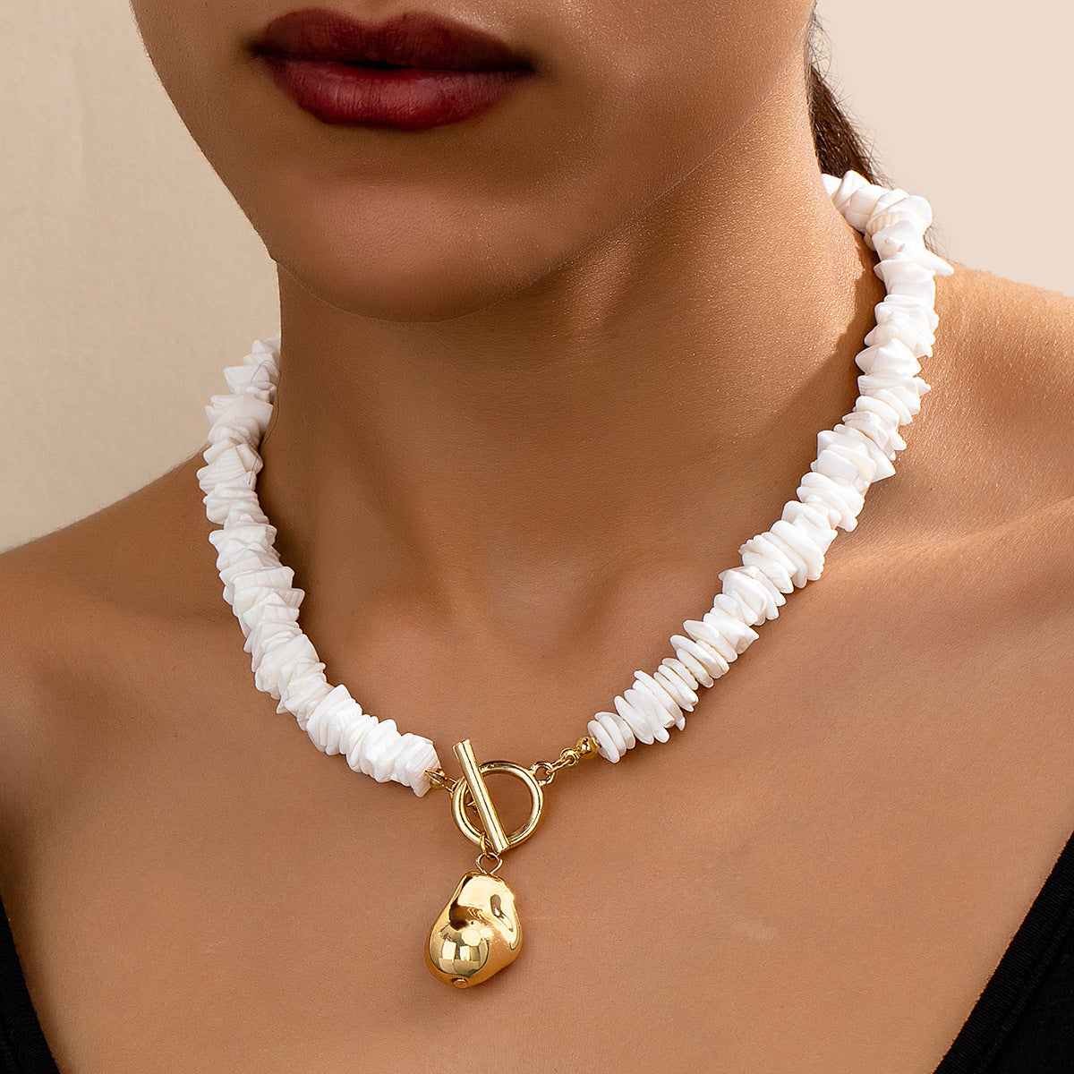 Planderful Vienna Verve Necklace – Irregular Natural Shell Design