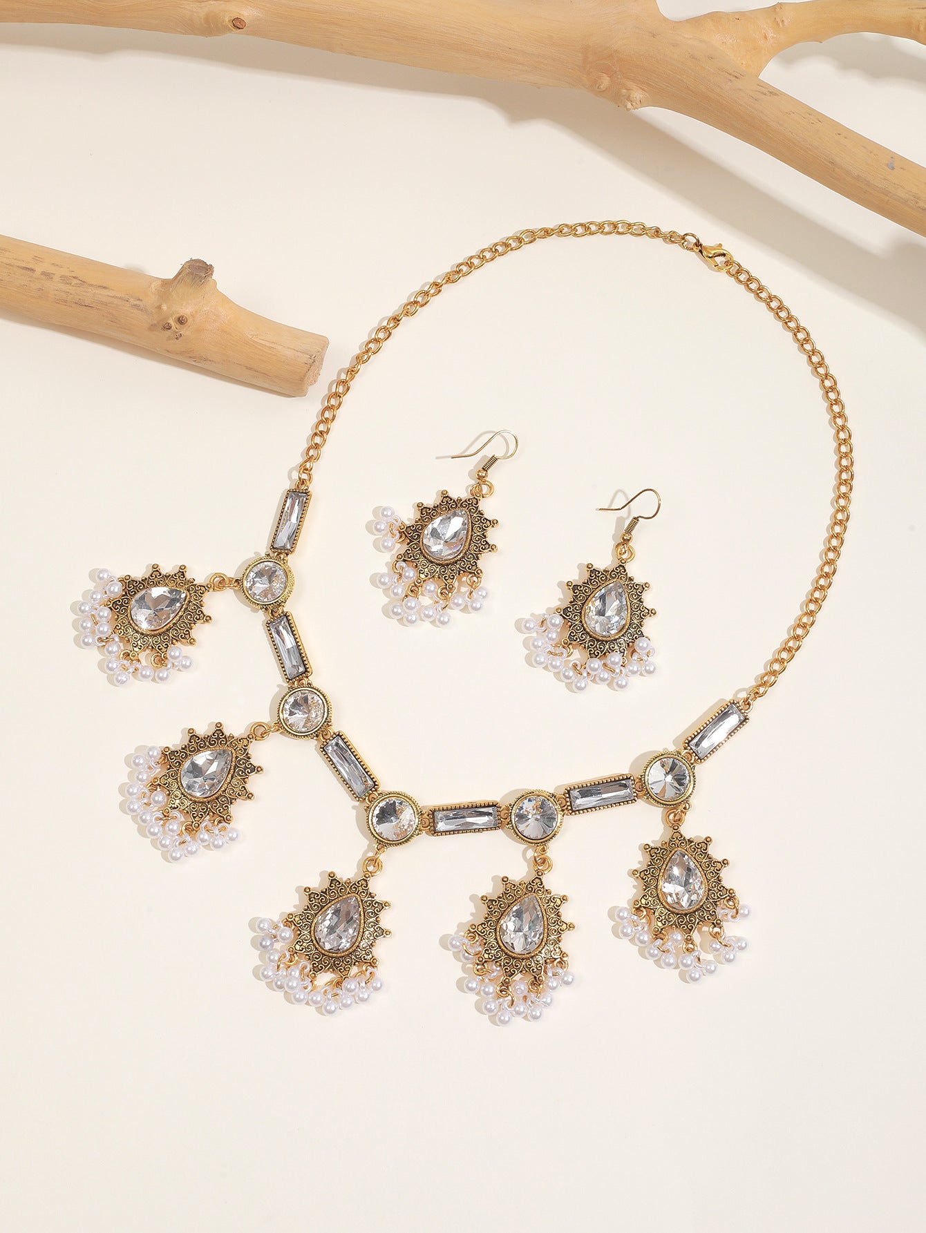 Glistening Waters Gemstone Bridal Jewelry Set with Charming Neckpiece - Cross-border Design