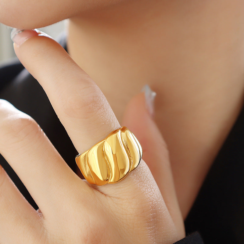 Threaded Wave Pattern Ring - Stylish Titanium Steel 18K Gold Plated Jewelry