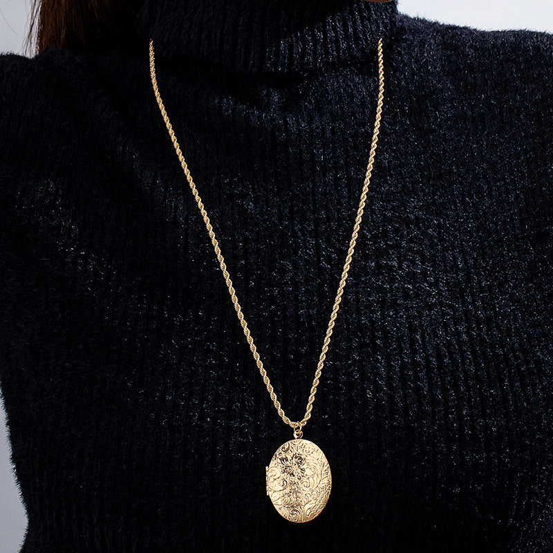 Planderful Vienna Verve Necklace – Fashionable Metal Geometric Design