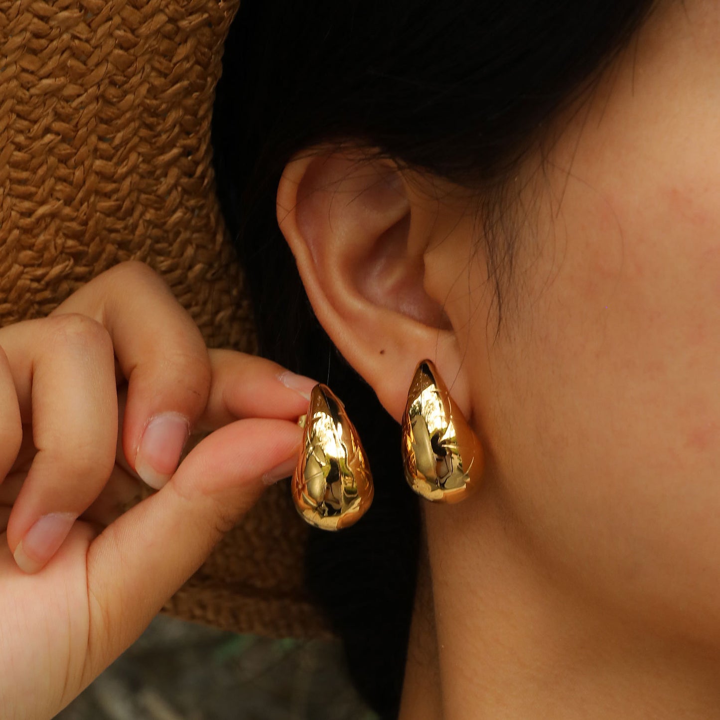 Fashion Personality French Hollow Water Drop Earrings 18K Color