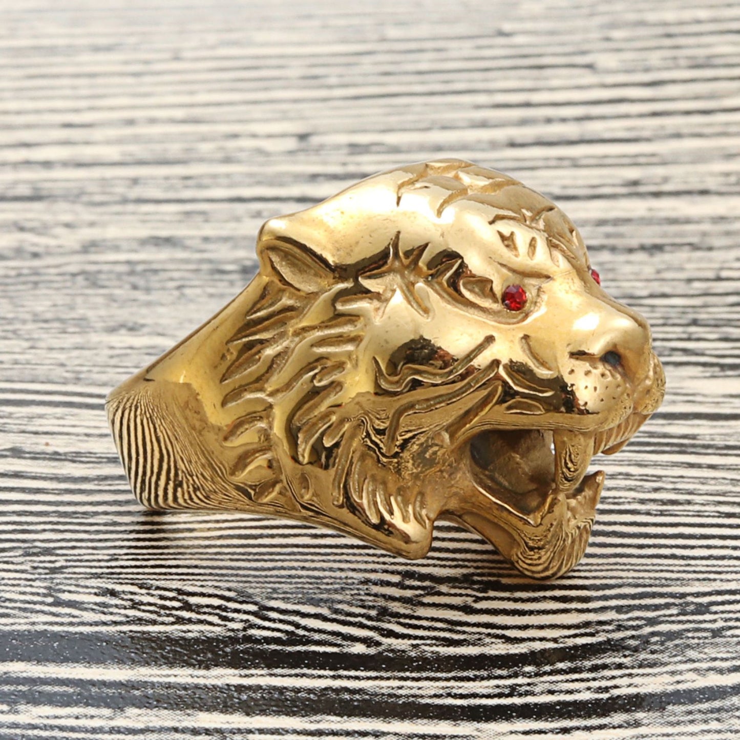 Punk-Inspired Titanium Steel Tiger Ring for Men - Retro Animal Design in Stainless Steel