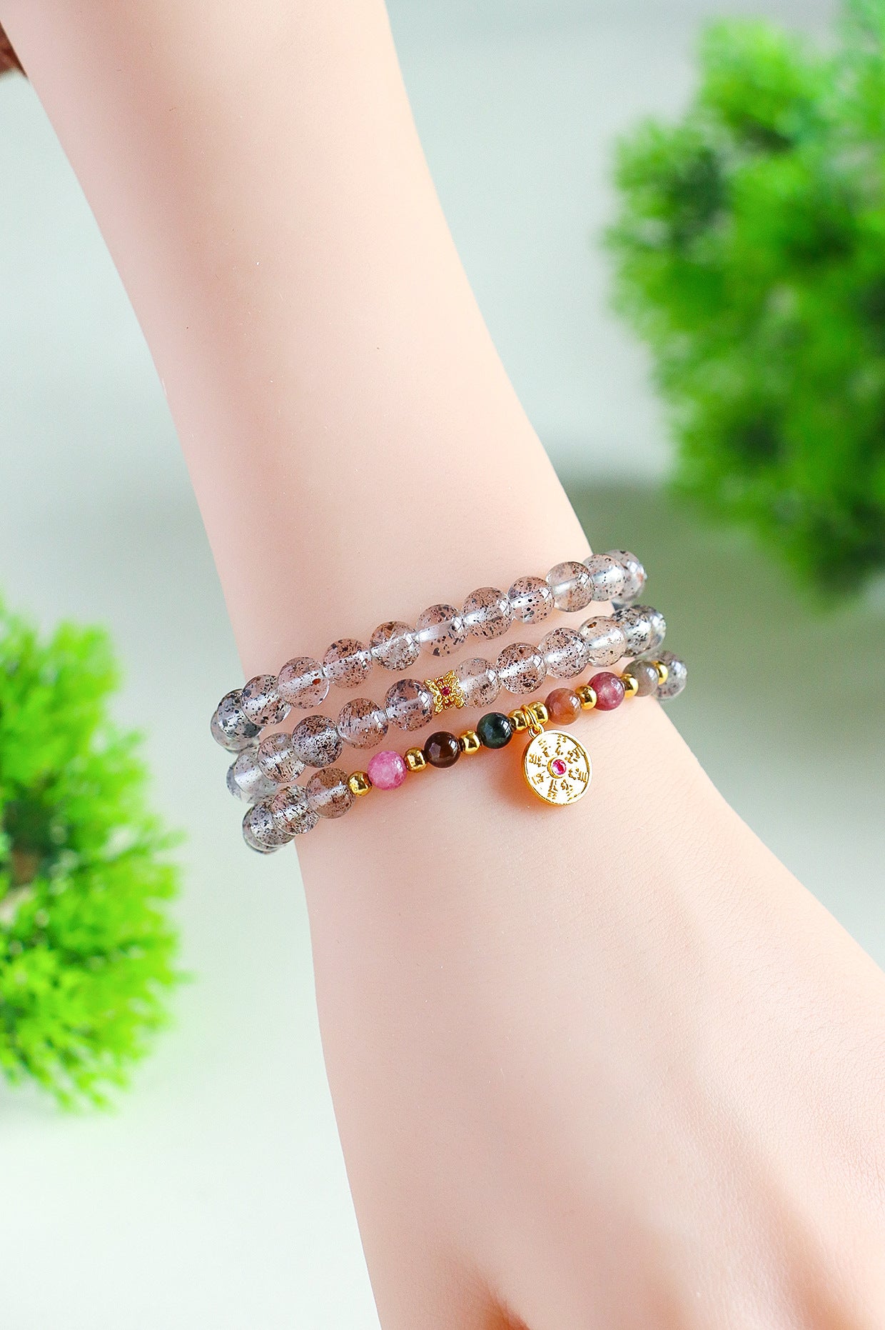 Planderful Fortune's Favor Bracelet – Stylish Black Strawberry Crystal Design