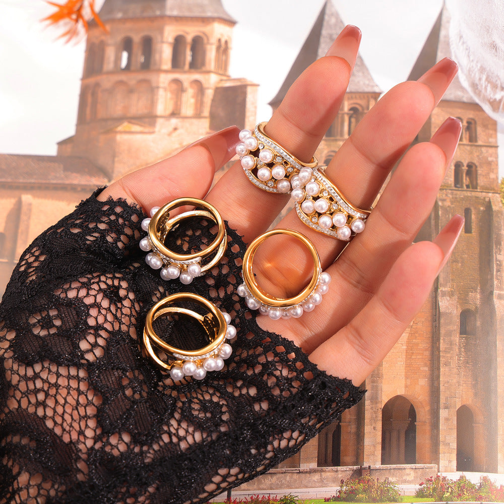 Elegant Hepburn Style Gold-Plated Zircon Ring with Bead Inlay