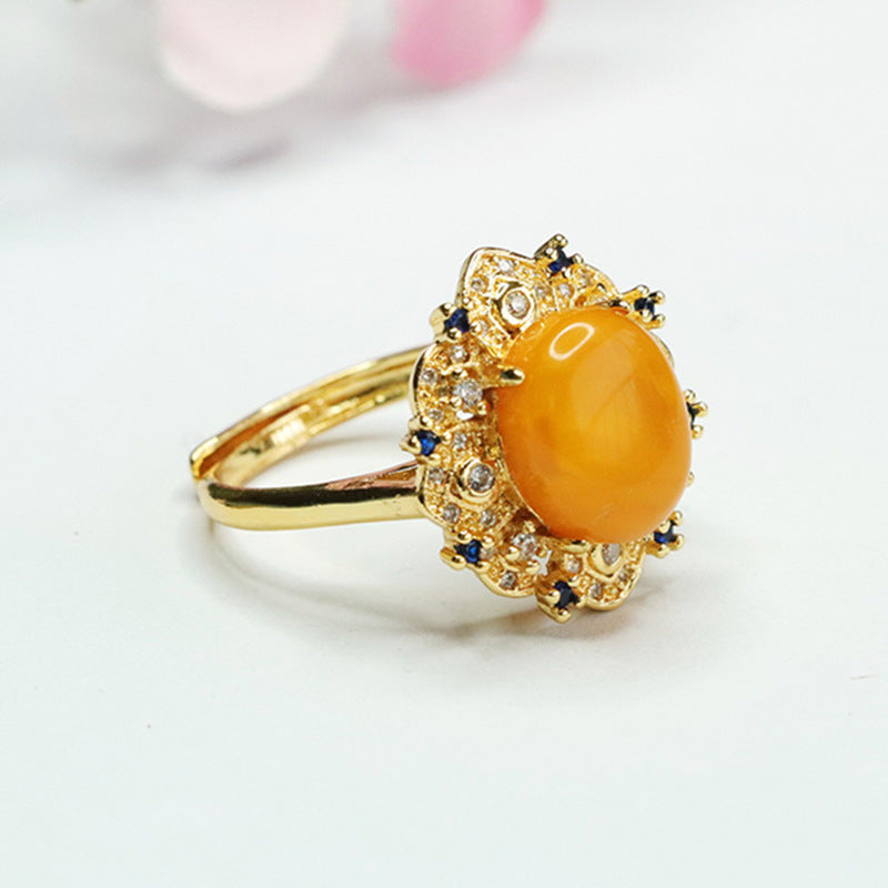 Luxurious Flower Retro Ring with Zircon in Natural Beeswax Amber