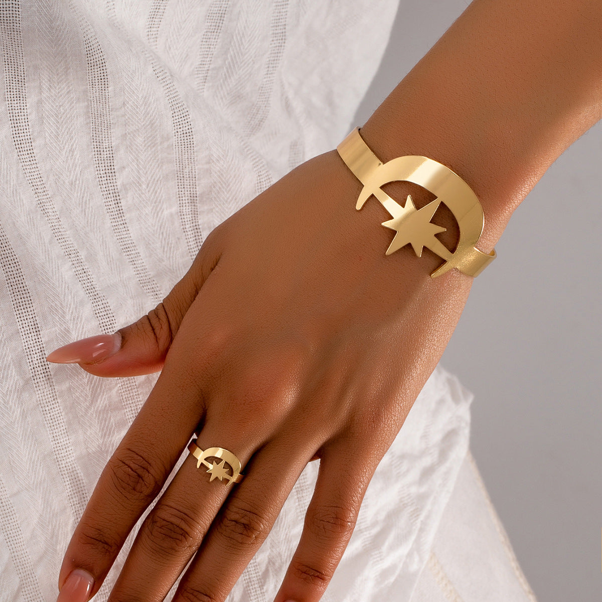 Fashionable Personalized Star Moon Bracelet Ring Set for Women