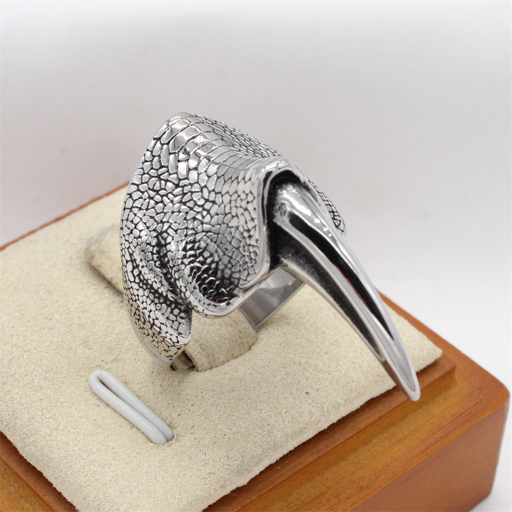 Personalized Retro Titanium Steel Men's Ring with Pointed Claws - Wholesale Jewelry for European and American Markets