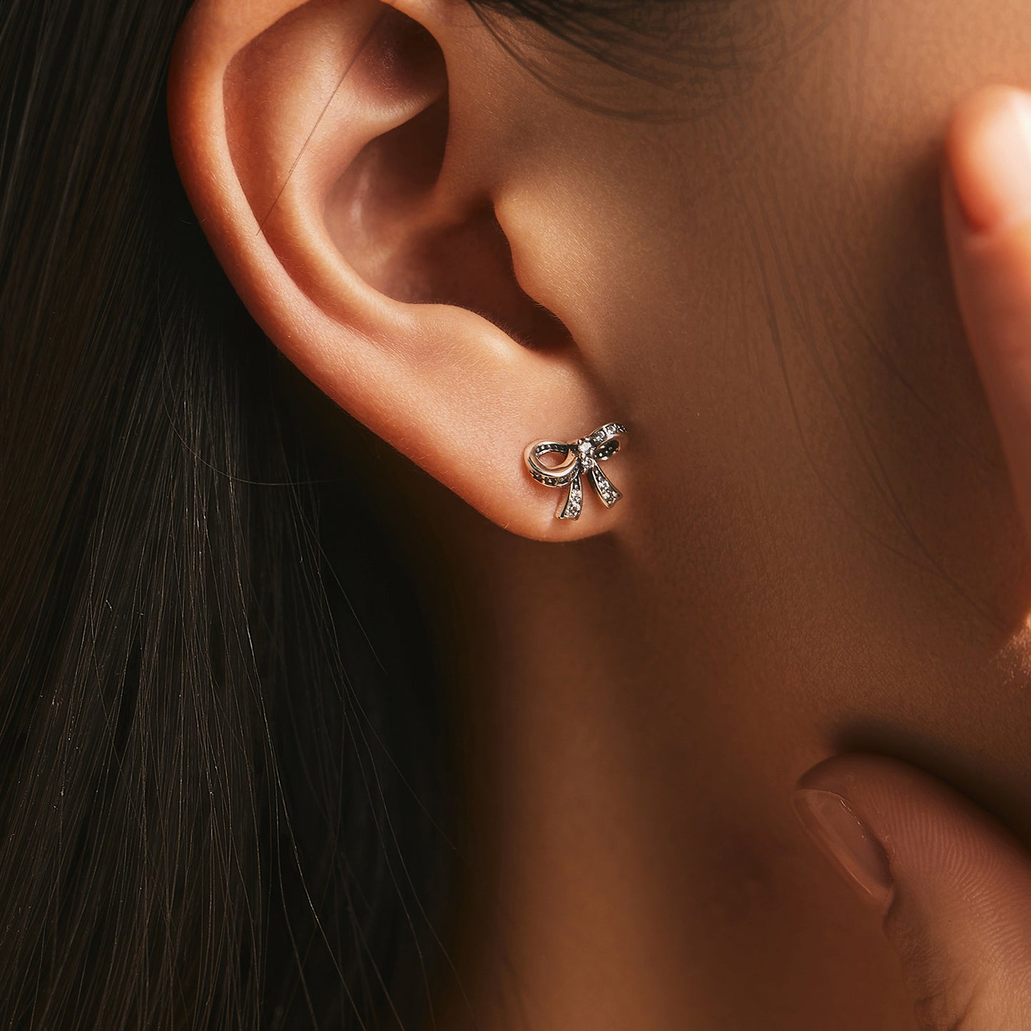 Planderful Everyday Genie Earrings – Exquisite Old Craftsmanship with Shiny Zircon Bow Design