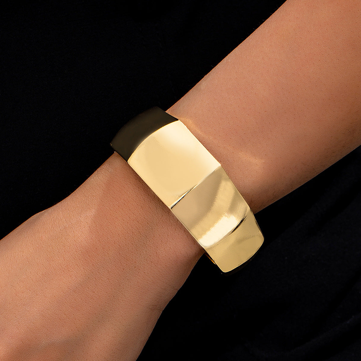 Stylish Metal Geometric Bracelet for Women by Planderful