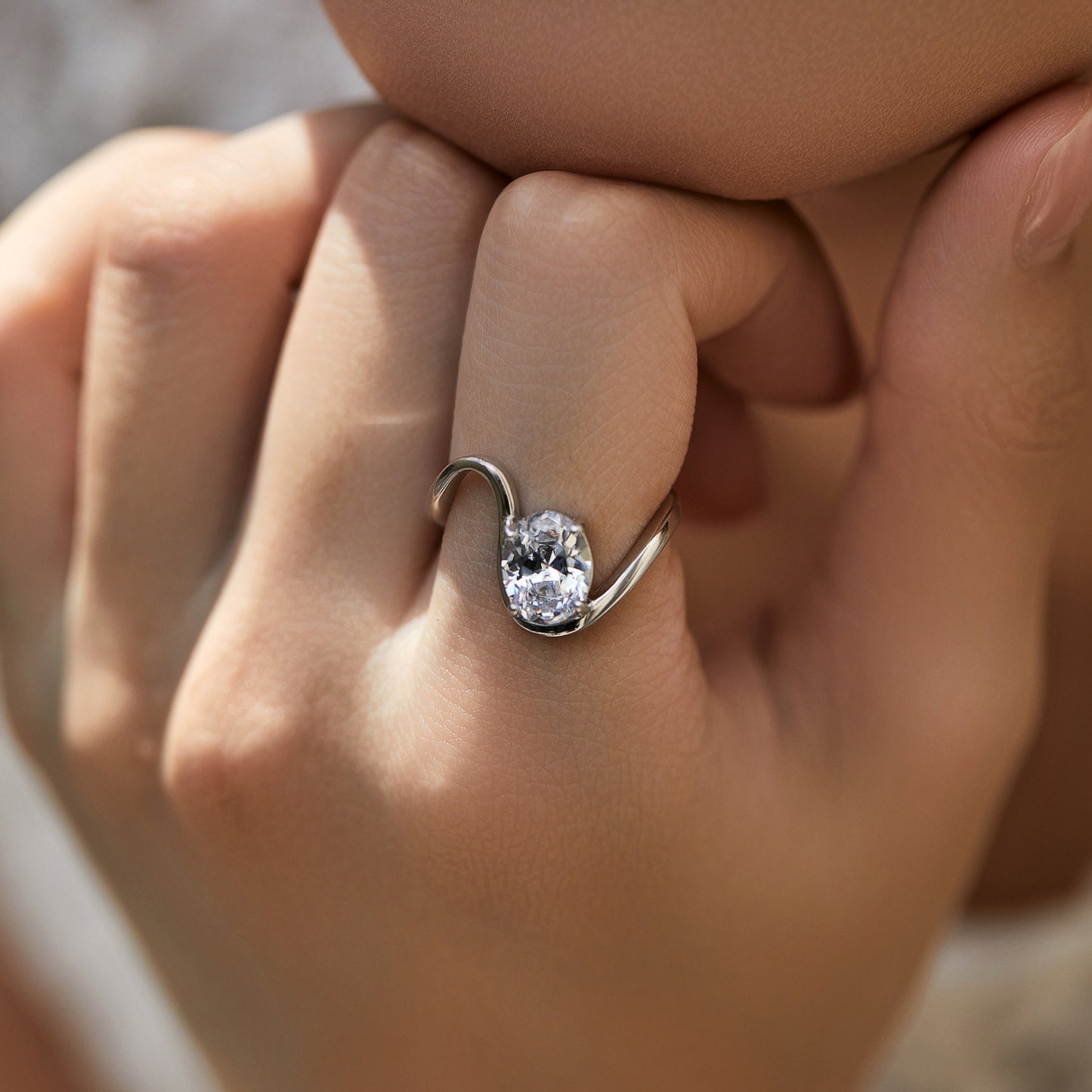 Planderful Everyday Genie Ring – Unique Cold Feeling Egg Shape Design