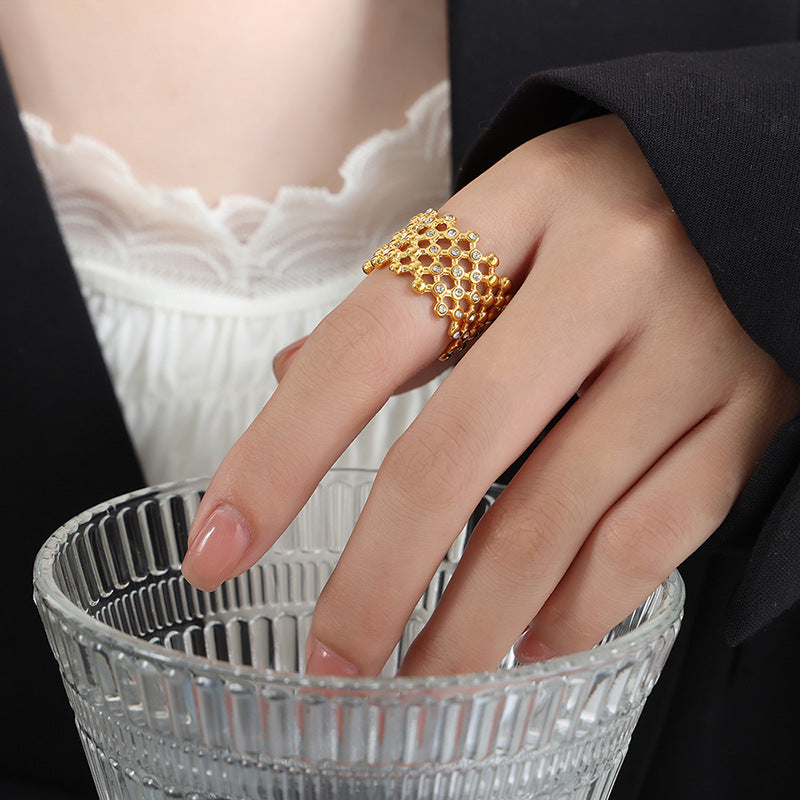 Golden Grid Zircon Hollow Ring in Titanium Steel - French Retro Style