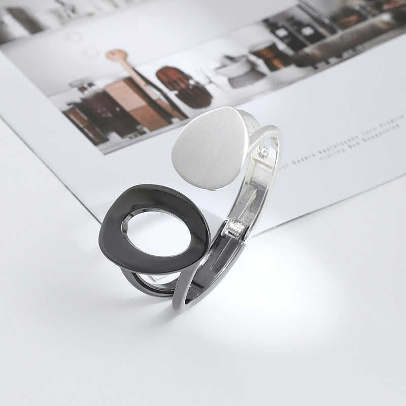 Wide-brimmed Metal Bracelet with Niche Design Mirror - Vienna Verve Collection