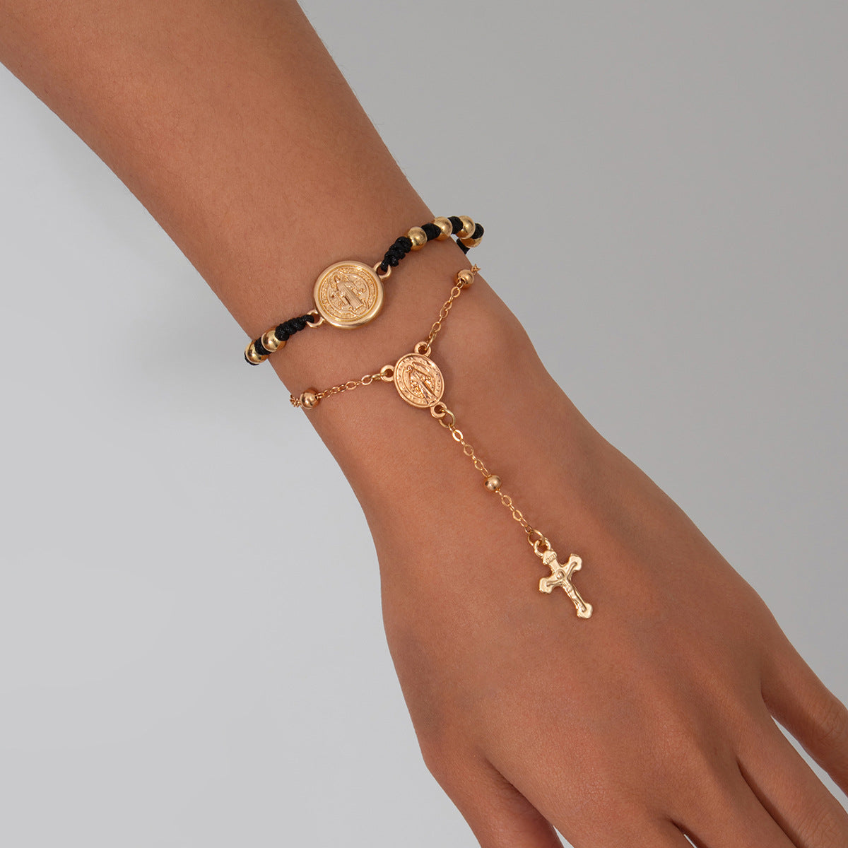 Planderful Vienna Verve Bracelet – Ethnic Style Retro Pendant Design